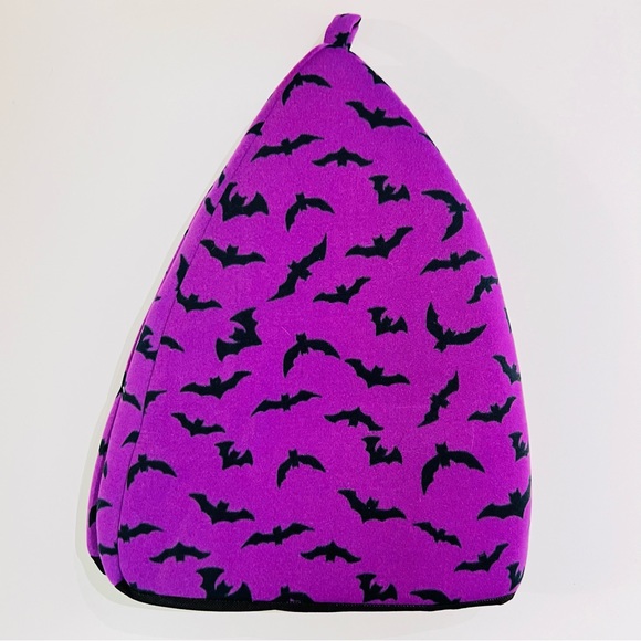 NWT Purple & Black Bat Halloween Goth Cat Small Dog Pet Hut Bed 15” - Picture 4 of 8